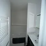 Zen, Emplacement Ideal A Apartment